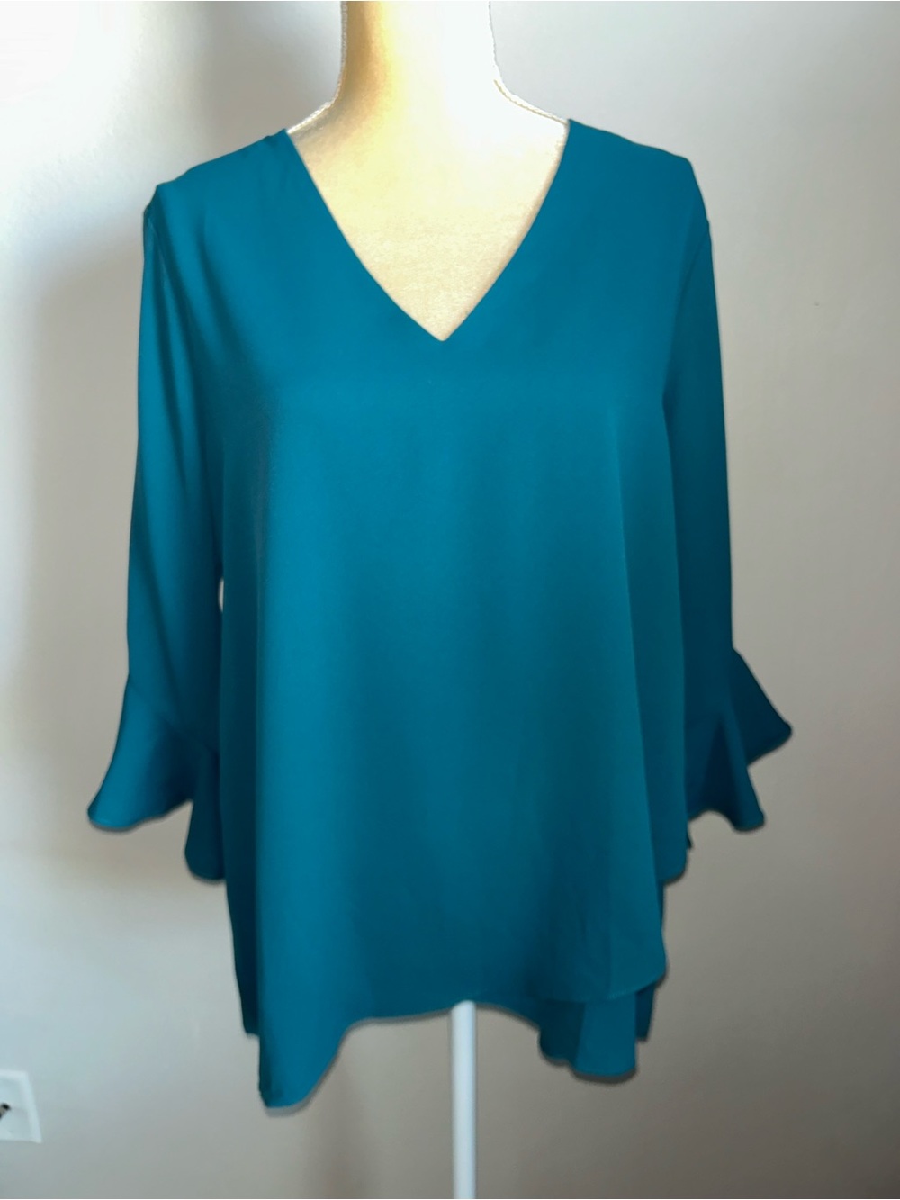 NWT 41 Hawthorn Teal V-Neck Ruffle Sleeve Blouse Sz L